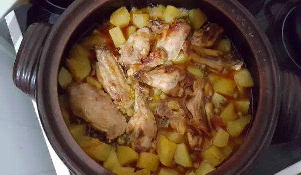 Chicken with Vegetables in a Clay Pot