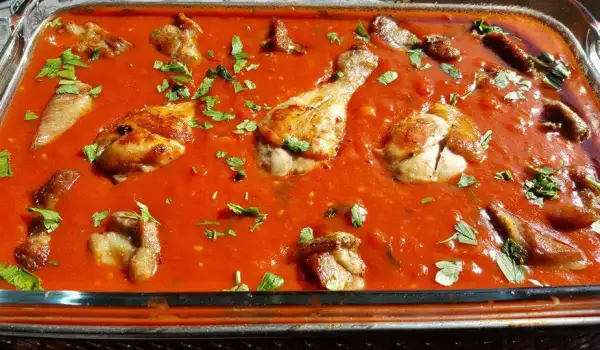 Pork and Chicken in Tomato Sauce