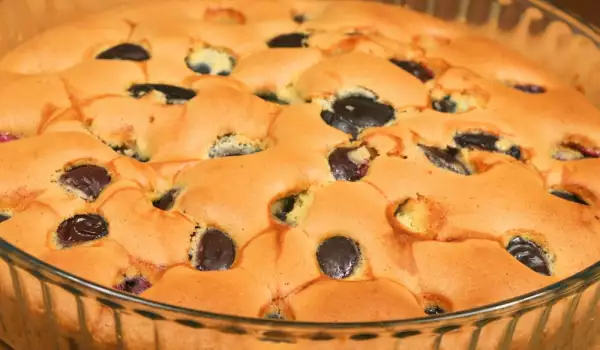 Cake with Prunes