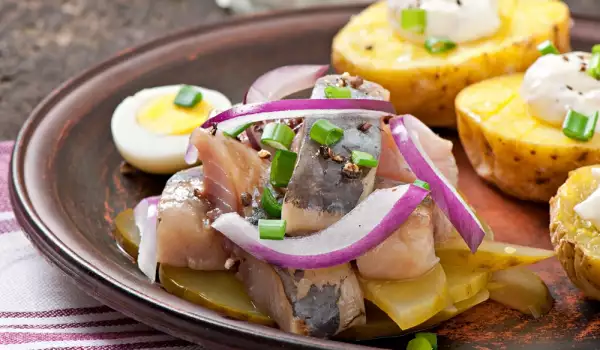 Mackerel Salad with Mustard Dressing
