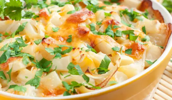 Potatoes with White Sauce in the Oven