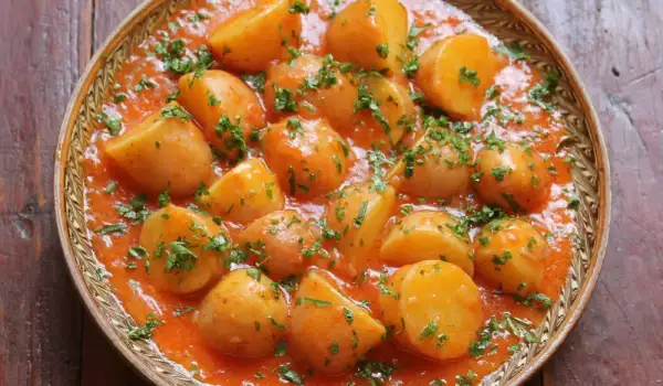 Sauteed Potatoes with Tomato Juice