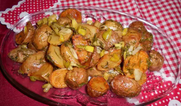 Smothered New Potatoes with Garlic and Dill