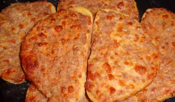 Toasted Sandwiches with Mince and Cheese