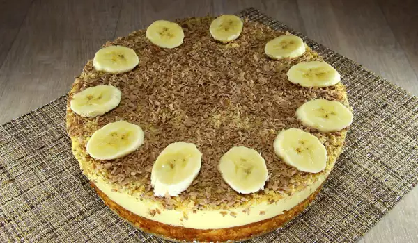 Pudding Cake with Walnut Layer