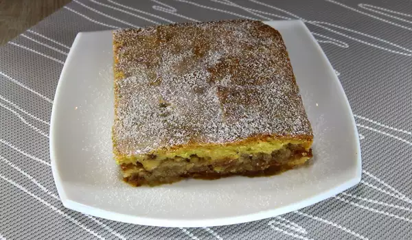 Tasty Apple Cake with Biscuits and Cinnamon