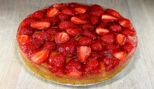 Cake with Strawberries