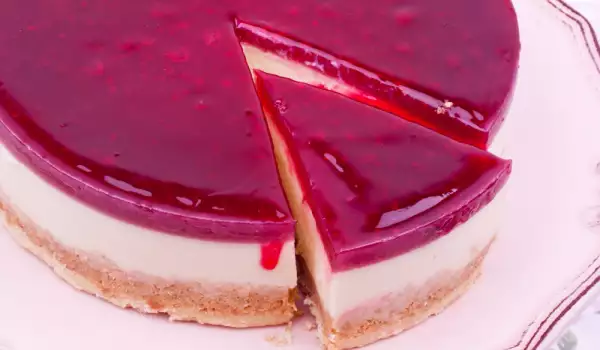 Cheesecake with Raspberries and Rum