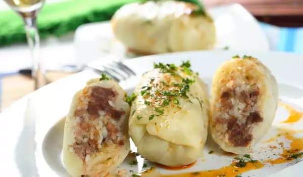 Dolmades Stuffed with Bulgur and Sauerkraut