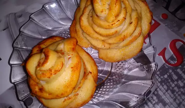 Rosettes with Ready-Made Dough
