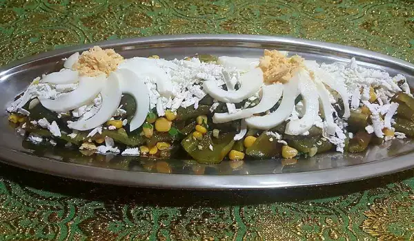 Salad with Roasted Peppers and Corn