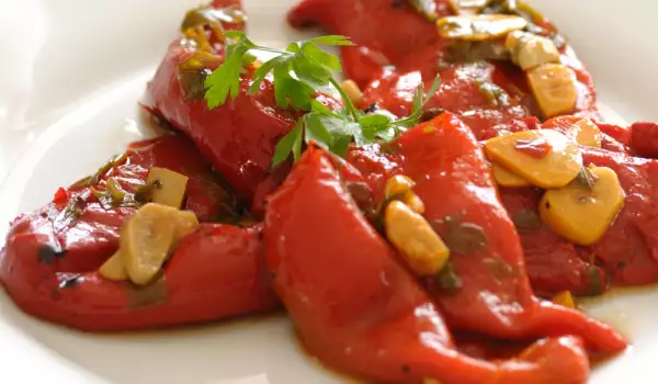 Salad with Roasted Peppers and Garlic