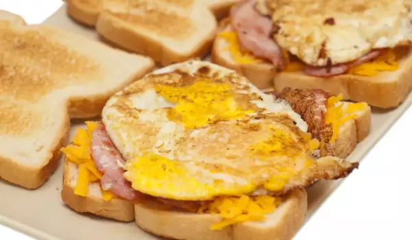 Sandwiches with Egg and Gouda