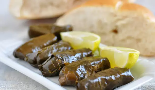 Sarma with Meat and Olives
