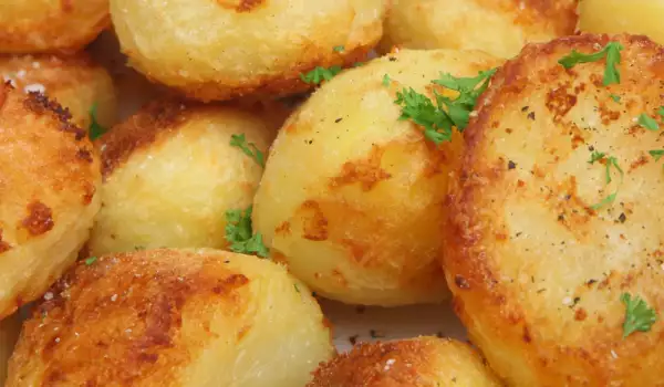Sauteed Potatoes in a Glass Cook Pot