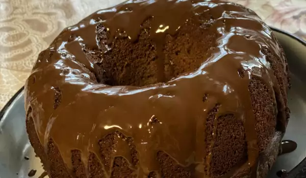 Easy Dark Chocolate Cake