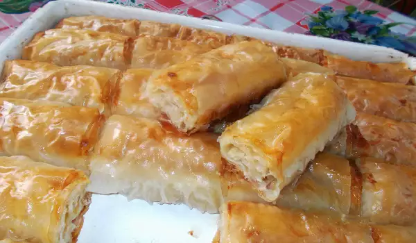 Syruped Phyllo Pastry with Apple and Turkish Delight