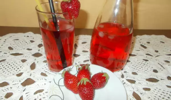 Strawberry Syrup without Boiling