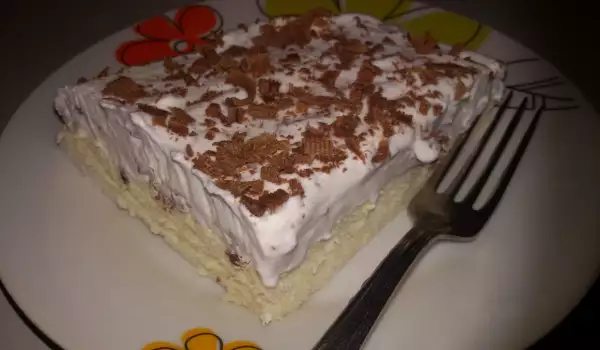 Egg White Cake with Cream