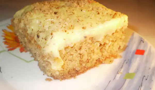 Juicy Cake with Walnuts and Cream