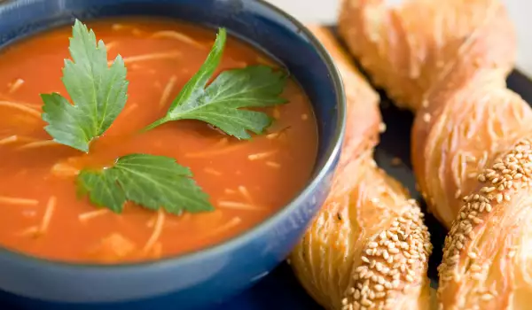 Creamy Tomato Soup with Vermicelli