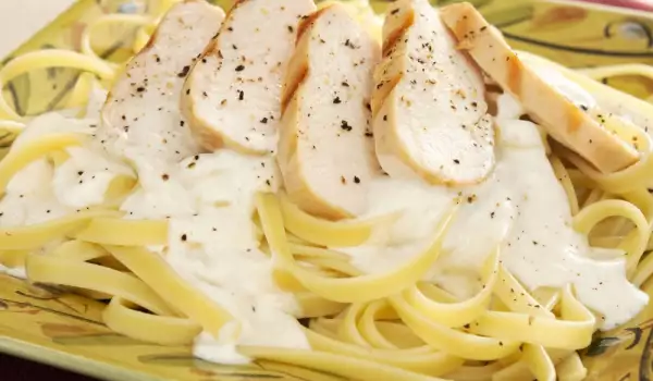 Pasta with White Sauce