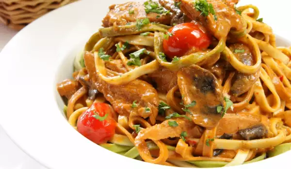 Wine Spaghetti with Chicken and Mushrooms