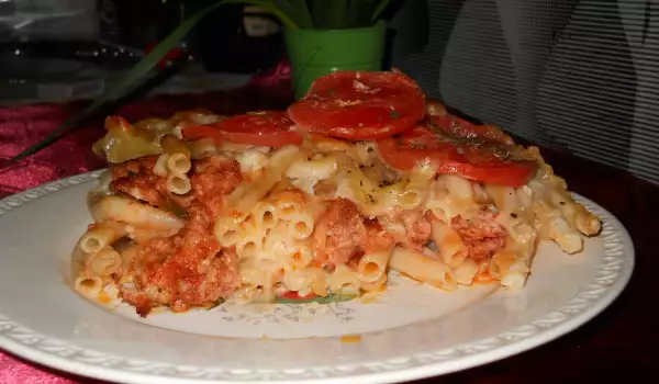 Greek Spaghetti with Mince and Mozzarella
