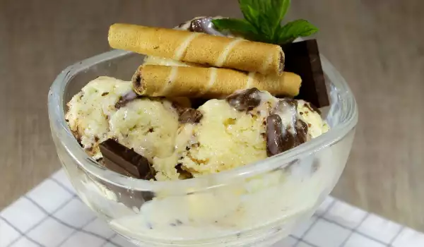 Homemade Stracciatella Ice Cream