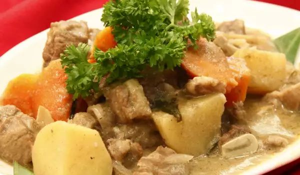 Stew with Pork and Potatoes