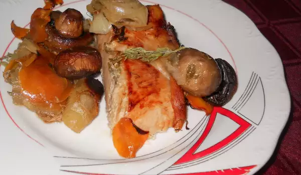 Sauteed Pork with Carrots and Mushrooms