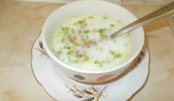 Cold Yoghurt Soup with Zucchini and Buckwheat