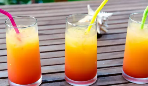 Delightful Tequila Sunrise Cocktail