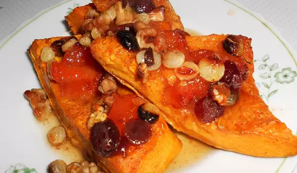 Baked Pumpkin with Honey and Walnuts
