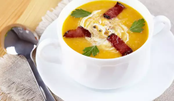 Pumpkin Cream Soup with Bacon