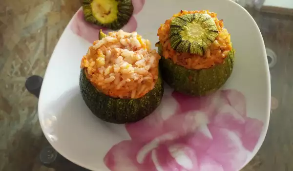 Stuffed Zucchini with Rice and Mince