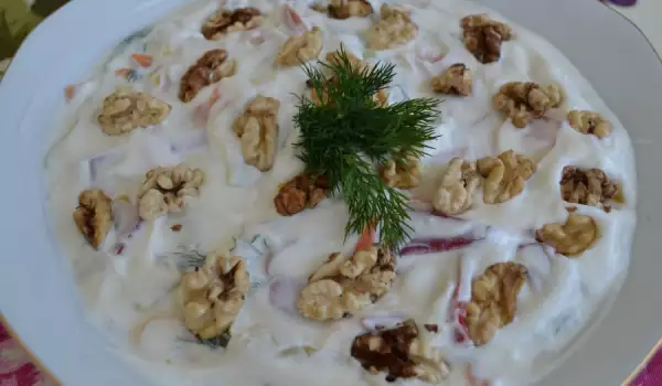 Yoghurt Salad with Peppers