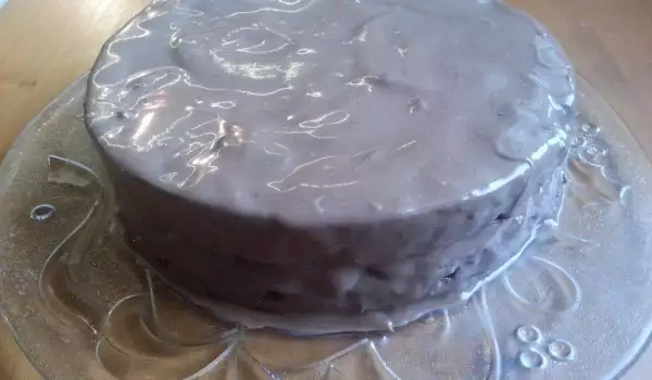 Cake with Chocolate Ganache