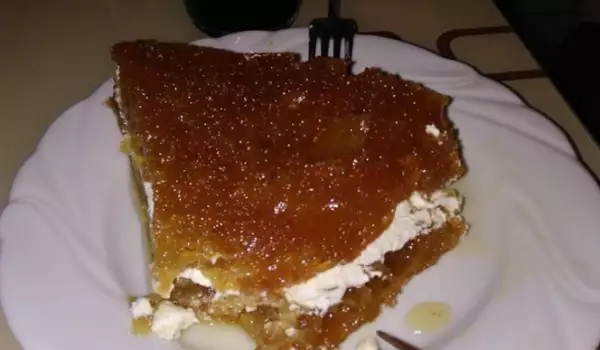 Caramel Cake with Cream