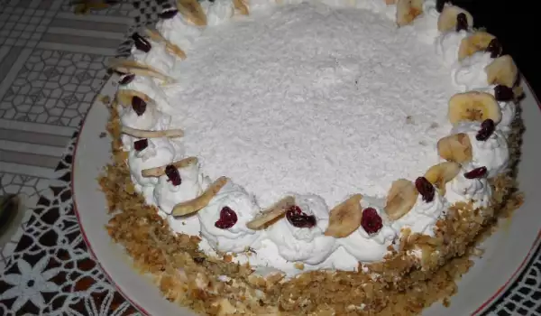 Cake with Cream and Dried Fruits