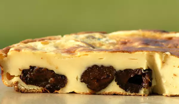 Pudding Cake with Prunes