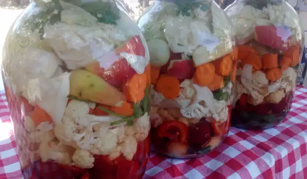 Extravagant Mixed Pickle in Three Liter Jars