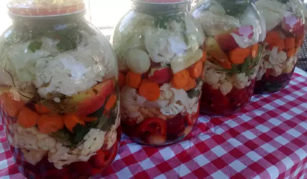 Extravagant Mixed Pickle in Three Liter Jars