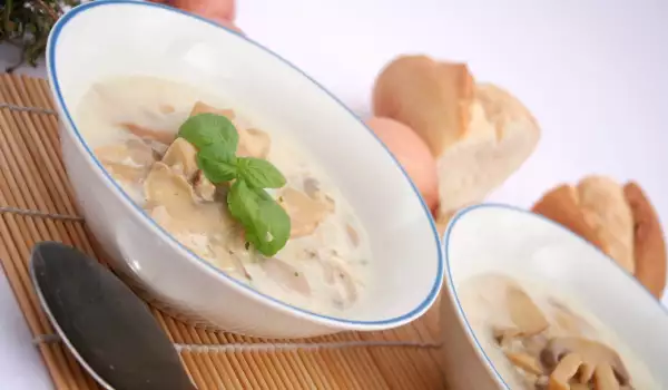 Soup with Mushrooms and Cream