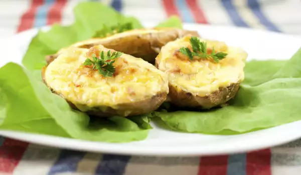 Jacket Potatoes with Cheese and Chicken