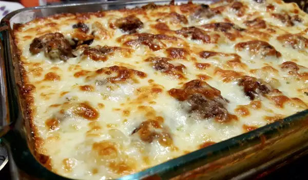 Baked Meatballs with Mashed Potatoes and Cheese